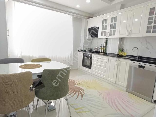 Acil Satılık 3+1 Geniş Bakımlı Daire Site İçerisinde