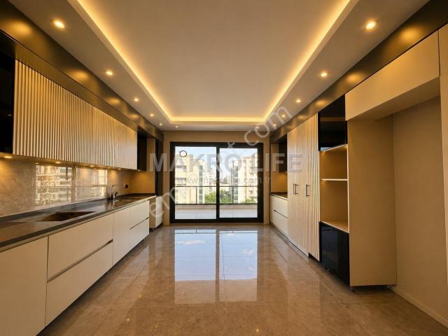 Acil Satılık/ Cadde Cepheli Çeysa Kalitesiyle 3.5+1 Lüks Daire