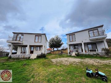 Acil Satılık Büyüksümbüllerde 1 Villa Fiyatına 2 Villa