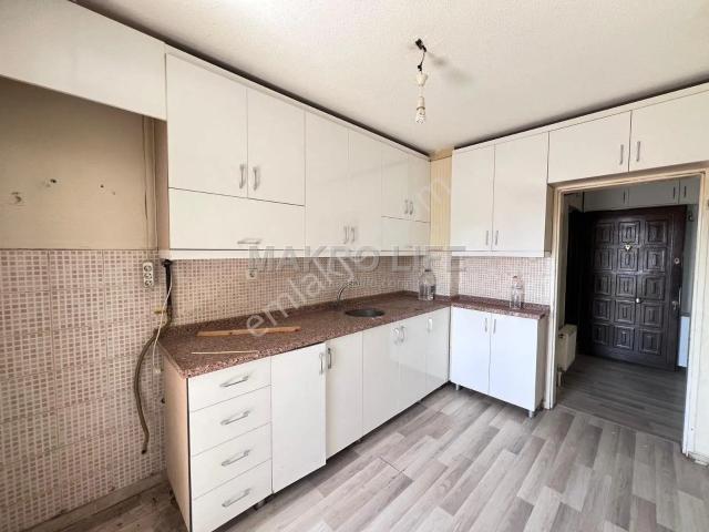 Acil Satılık Etap 2 Ada 258'de Satılık 3+1 Daire
