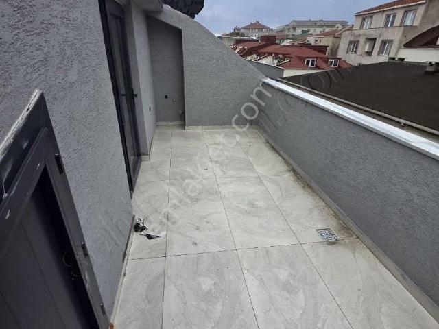 Acil Satılık! Metrobüse 2 Dakika Mesafede Dubleks Daire