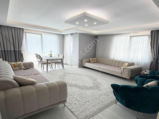 Acil Satılık ! Metrobüse 5dk Çift Balkon Öncephe 2+1 100m² Daire