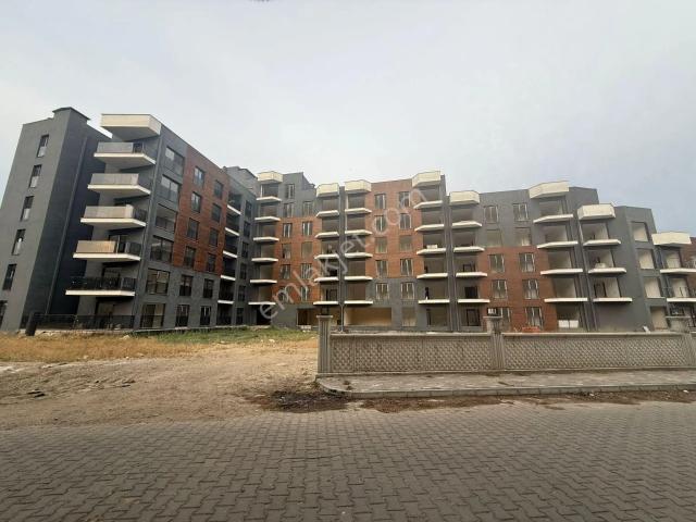 Acil Satılık ! Sümer Mahallesi 2+0 Yerden Isıtma, Havuzlu, Site İçinde, Sıfır Arakat Daire