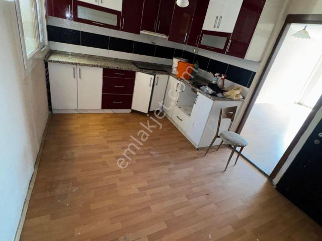 Acil Satılık Turgutlu Altay Mahallesi Taslı Cami Yakınında 100 M2 2+1 Bakımlı Çok Hesaplı 4.kt Daire