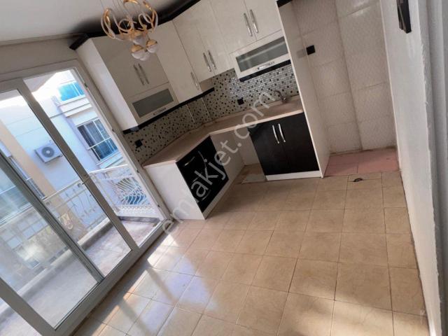 Acil Satılık Turgutlu Altay Mahallesinde Hesaplı Uygun Fiyatlı 95 M2 2+1 Bakımlı 3.kat Ara Kat Daire