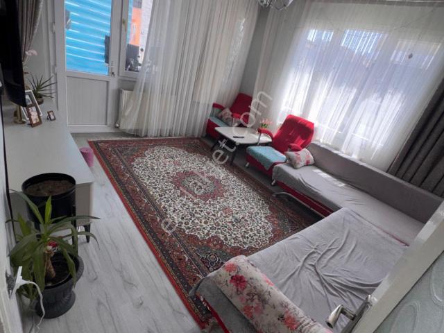 Acil Satılık Turgutlu Altay Mahallesinde 95 M2 2+1 Doğalgazlı Full Tadilatlı Masrtafsız 4.kat Daire