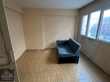 Acil Üçyol Meydan Yakını Atilla Mahallesinde 2+1 80m2 Klasik Dai