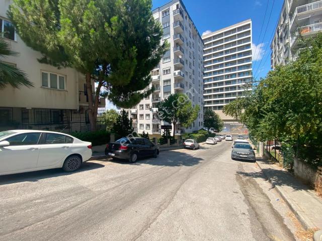 Acill Buca Atatürk Mah.de Üniversite Ve Yeni Buca Metrosu Dibi 3+1 135m2 Dgazlı Arakat Full Bakımlı