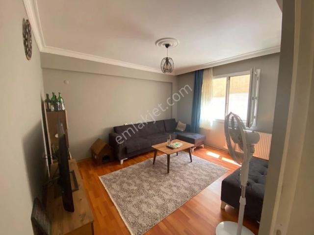 Acill Buca Ufuk Mah.de Yıkıkkemer Meydan Yakını 2+1 85m2 Dgazlı Ayrı Mutfak Satılık Daire