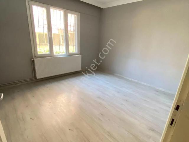 Acill Buca Yıldız Mah.de Şahlanlar Halısahası Yakını 2+1 80m2 Dgazlı Ayrımutfak Girişkat Satılık Da