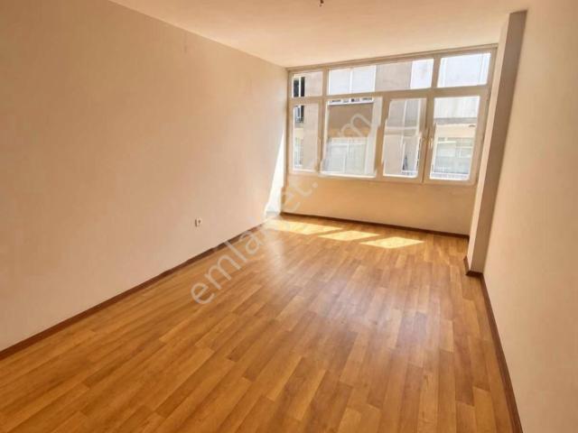 Acill Konak Yenidoğan Mah.de Kemer İzban İstasyon Yakını 2+1 100m2 Ayrı Mutfak Arakat Daire