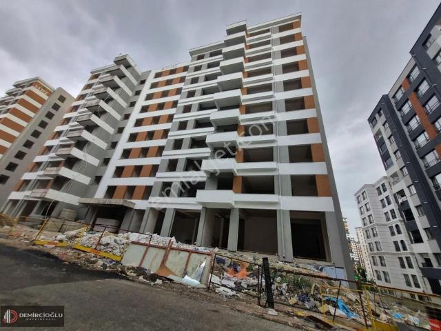 Acill Sıfır 150 M2 Giyinme Odalı Daire altında Daire Mevcut