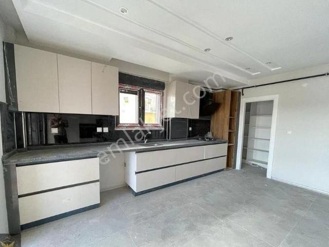 Acill Satılık Metrobüse Komşu Geniş Ve Ferah Ultra Lüx 3+1 Dairemiz