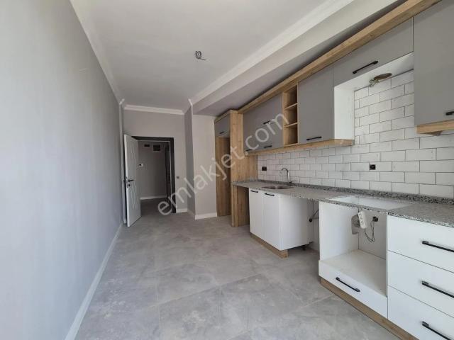 Acilll Göçerlerde Ebeveyn Banyo Havuzlu Şehir Hast 1km 2+1 Daire