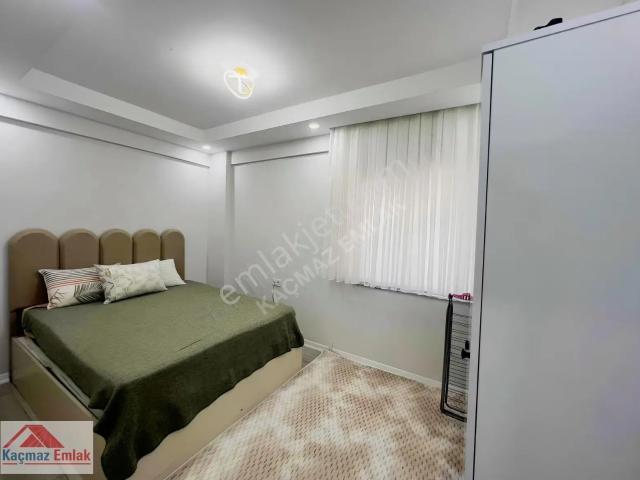 Acilll! Hastane Üstünde Satılık Eşyalı 1+1 Kapalı Mutfak