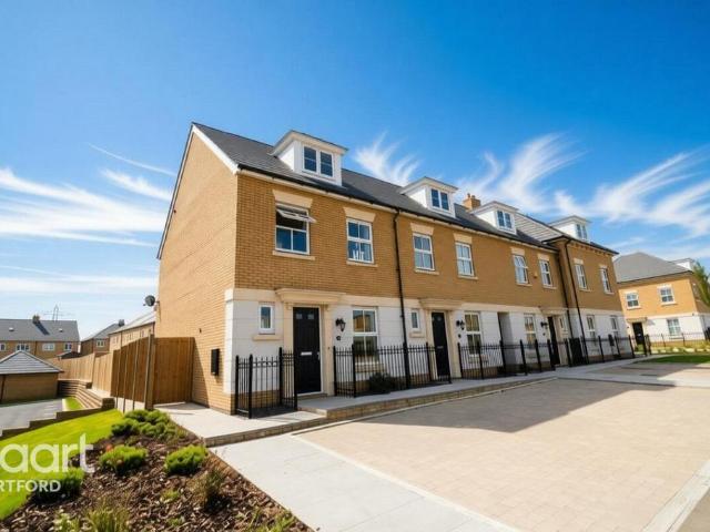 Ackers Drive, Swanscombe 4 bed end of terrace house to rent £2,500 pcm £577 pw