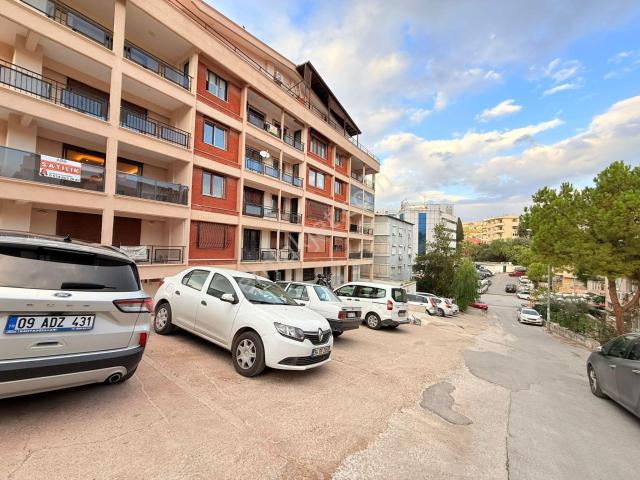 Aclass'dan Marına'da Sahıle 100 M Mesafede Kapalı Mutfaklı genıs Kullanımlı 2+1 Kiralık Daire