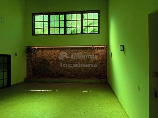 Aclimação Excelente sobrado a venda com 05 quartos, sendo 01 suíte máster, piscina e área de laze