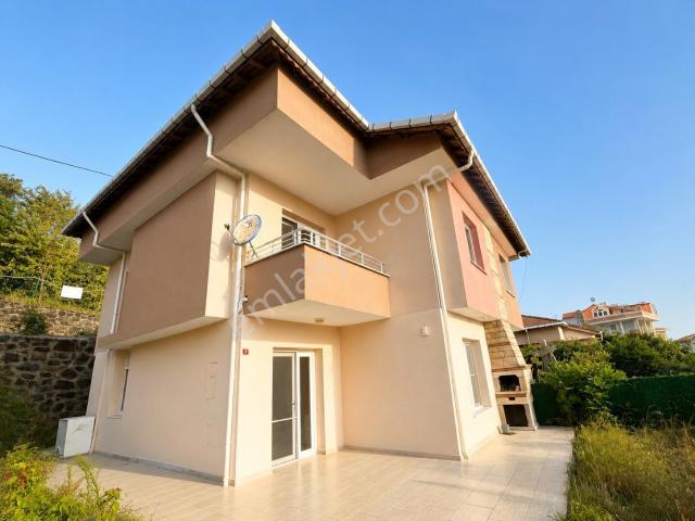Acr Gyd'den Güvenlikli Site'de 3+1 Kiralık Müstakil Villa