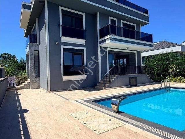 Acr Gyd'den Şile Karacaköy'de Deniz Manzaralı Satılık 5+2 Villa