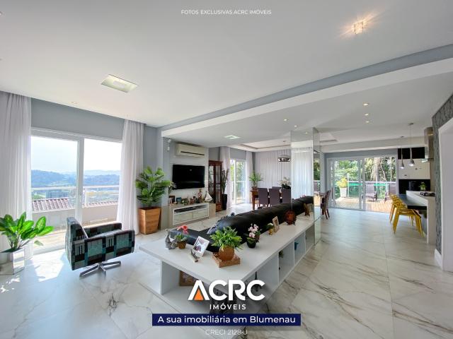 ACRC Imóveis CA03788 Casa de Alto Padrão e Área de Lazer Completa para Locação no bairro Salto do Norte em Blumenau