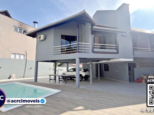 ACRC Imóveis CA03725 Casa para Locação no Bairro Vorstadt em Blumenau
