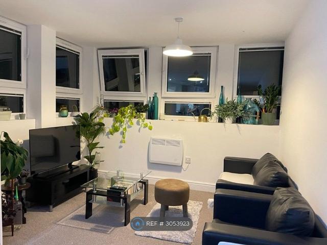 Acre House, Sale M33, 2 bed flat to rent, £1,250 pcm | PrimeLocation