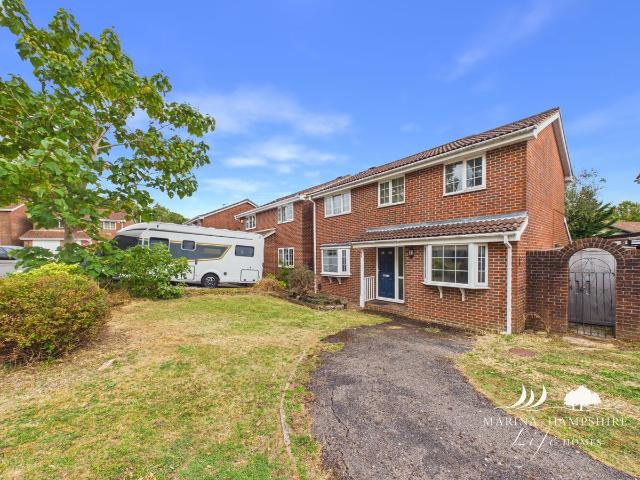 Acre Lane, Waterlooville PO7, 4 bed detached house to rent, £1,895 pcm | PrimeLocation