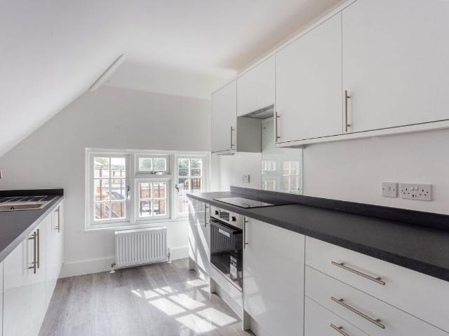 Acre Passage, Windsor SL4, 1 bed flat to rent, £1,525 pcm | PrimeLocation