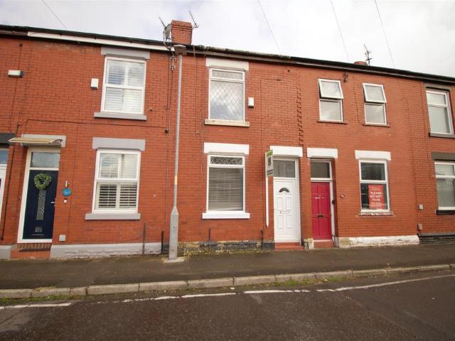 Acre Street, Manchester M34 2 bed terraced house to rent £850 pcm £196 pw