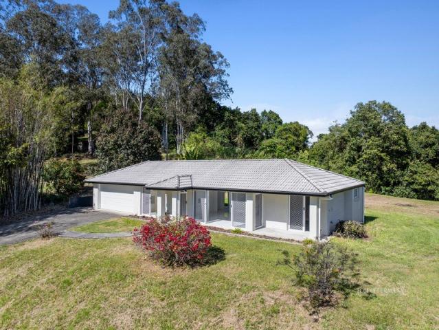 Acreage Opportunity In Sought After Doonan