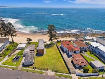 Acreage by the Sea Dual Living with the Best View on the Coast