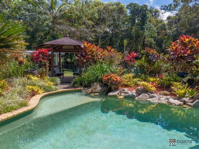 Acreage Elegance Beneath the Raintrees