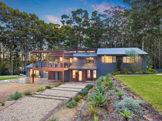 Acreage Escape With Coastal Soul
