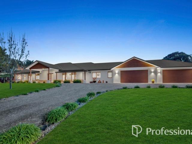 Acreage Freedom, Approx 67 Square Luxury: Minutes from Berwick Village