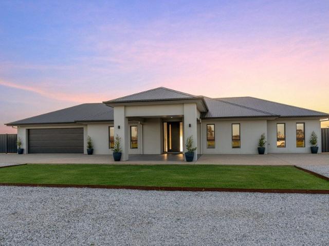 Acreage Haven!