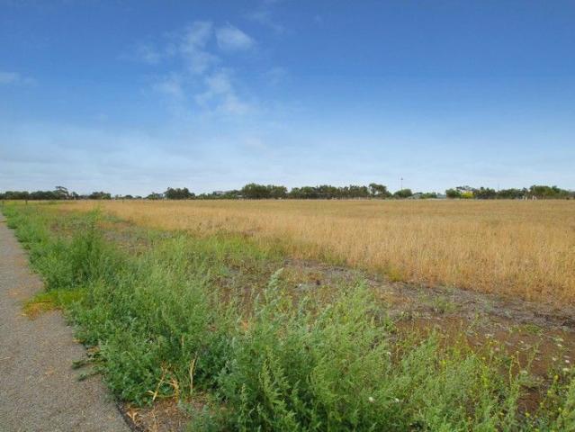 Acreage In Mailors Flat!