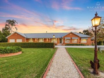 Acreage Luxury, Lifestyle and Legacy