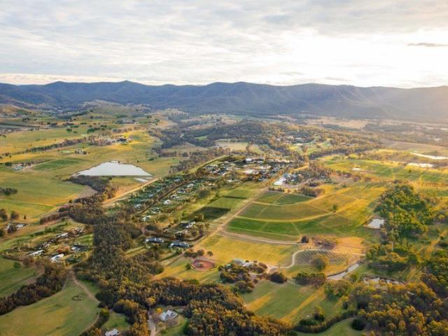 Acreage Land with DA approved home plans
