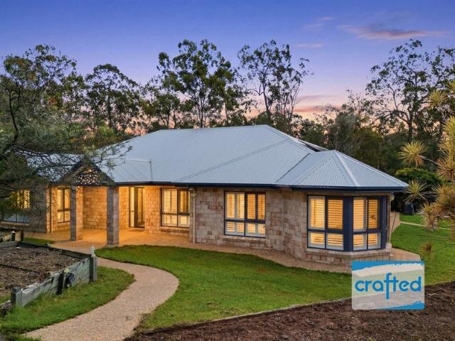 acreage life | A Family Sanctuary with Expansive Entertaining under the Stars & Private Natural Backdrop