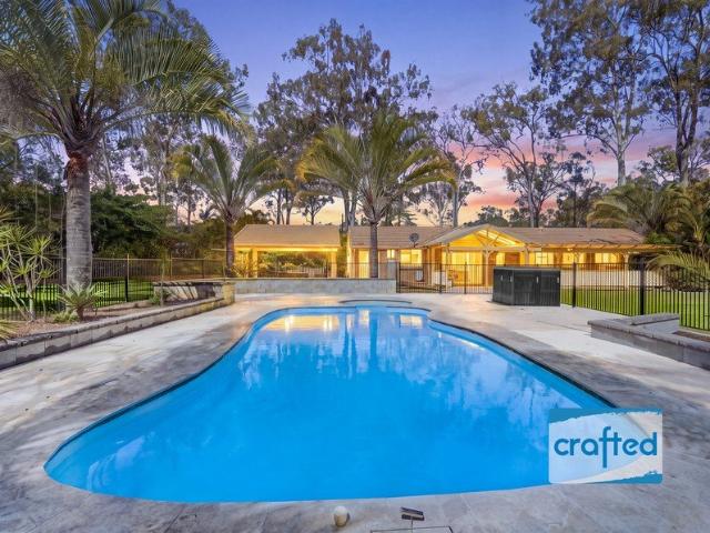 acreage life | Freshly Renovated Home set in Quiet Cul de sac + Summer Pool