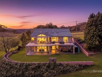 Acreage Lifestyle With Views Over Copacabana Beach