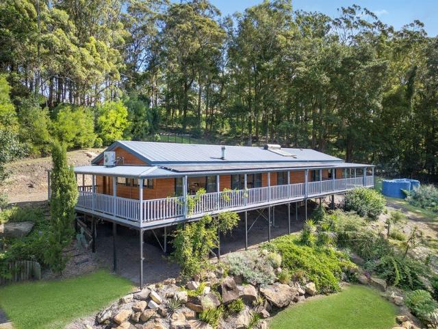 Acreage lifestyle with connectivity