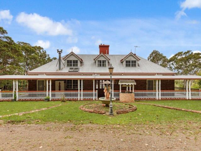 ACREAGE LIFESTYLE WITH ENDLESS POTENTIAL