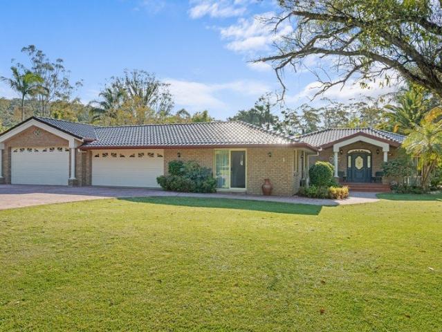 Acreage Lifestyle with Self Contained Accommodation, Pool & Exceptional Garaging