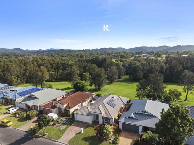 Acreage Lifestyle Without the Maintenance!