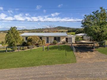 Acreage Lifestyle Without the Maintenance