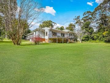 Acreage Lifestyle Living in the Heart of Middle Dural