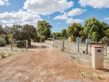 Acreage Lifestyle Opportunity