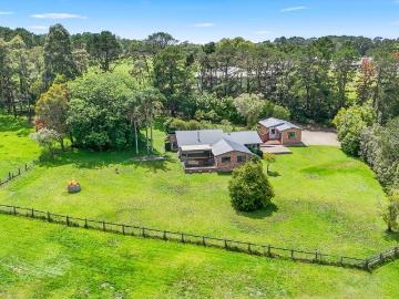Acreage Living with a Fully Self Contained Studio
